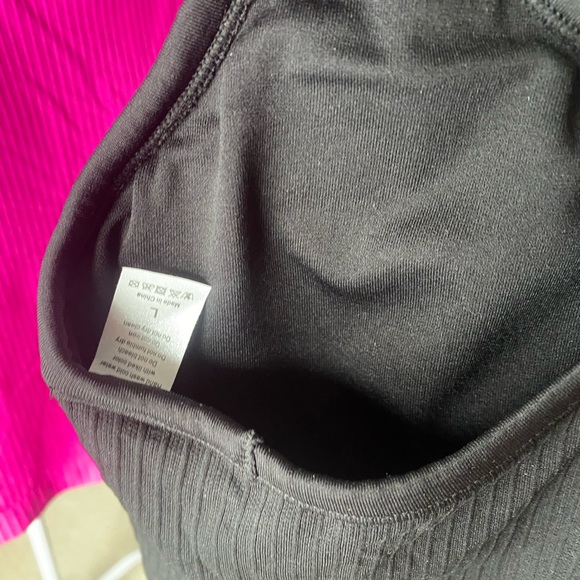 Women Ribbed Workout Crop Tops with Built in Bra (set of two) - Picture 7 of 11